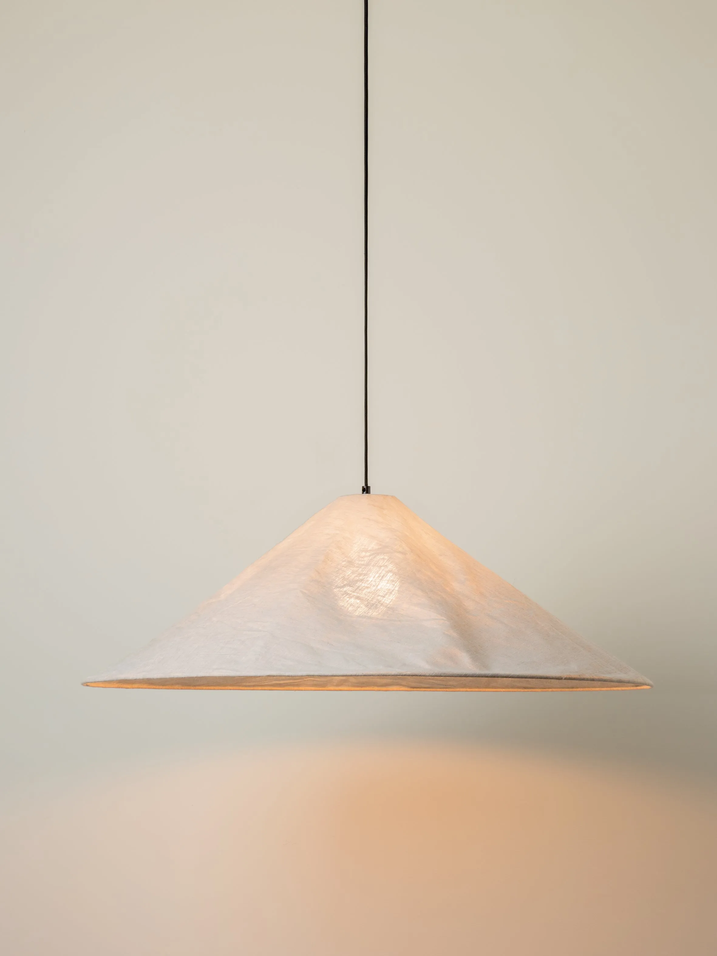 Siya - collapsible oversized linen shade